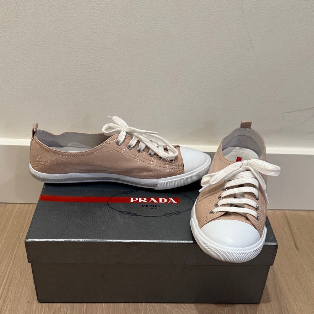 Prada Nero and White Casual Sneakers
